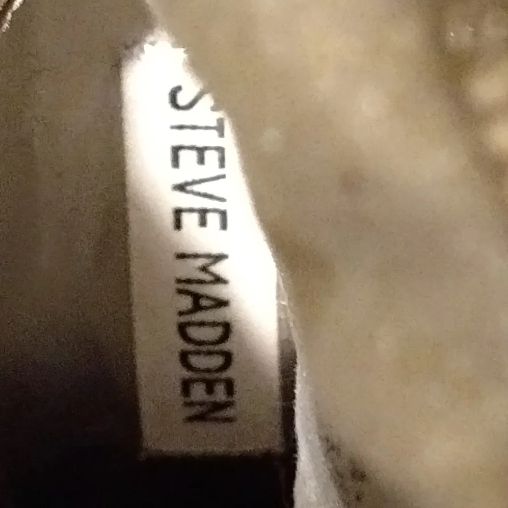 Shoes - Picture 9 of 10